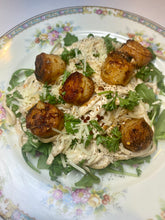 Load image into Gallery viewer, Garlic Butter ‘Scallops’ + creamy lemon protein-pasta
